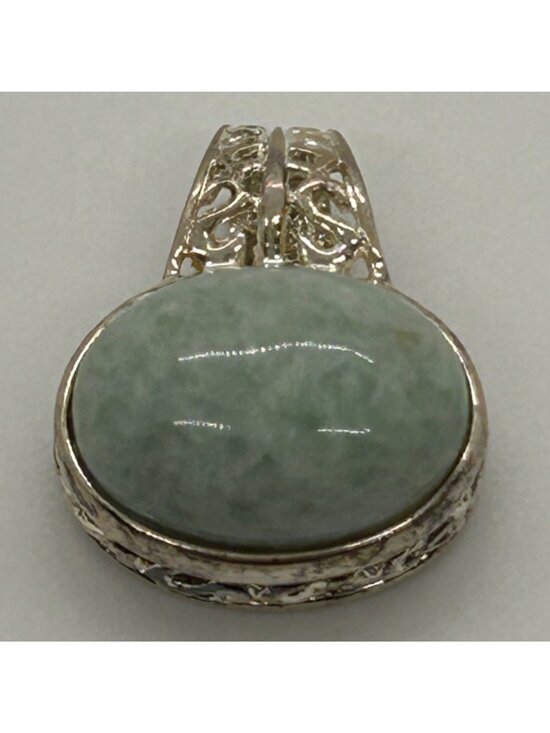 Estate Jewelry - Vintage Green Agate Pendant Silver-Tone Oval Filigree Bezel Cabochon Stone